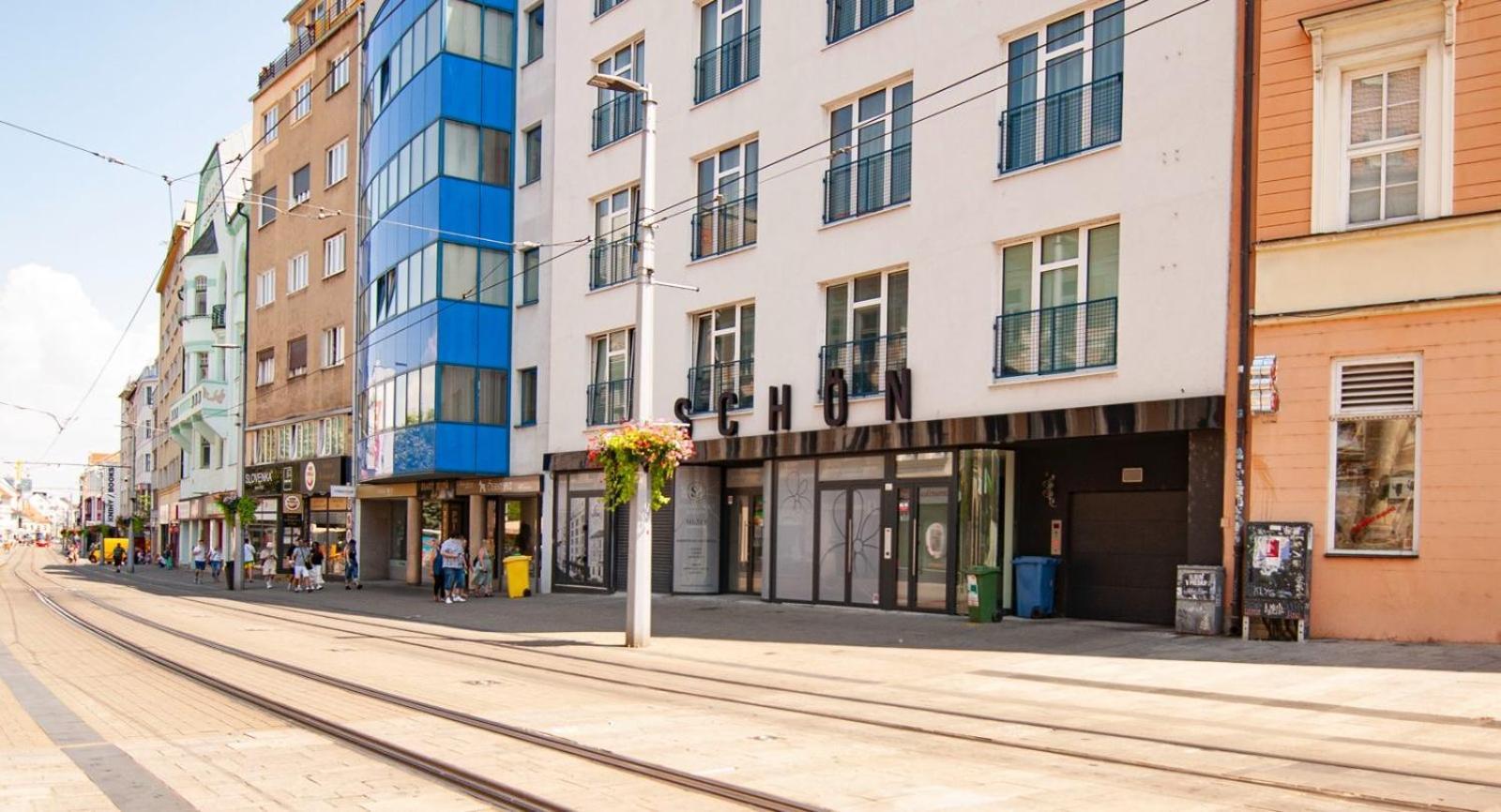 Beautiful Apartment In The City Center Bratislava Exterior foto